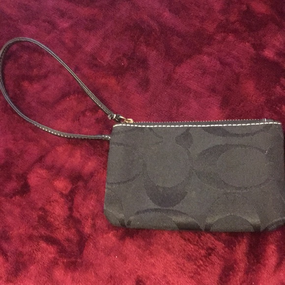 Coach Handbags - Coach wristlet